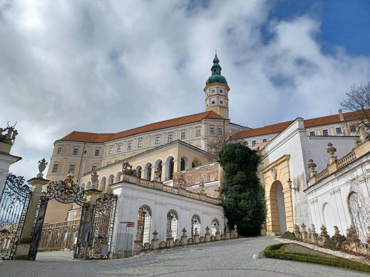 Mikulov - zámek (275&nbsp;m)